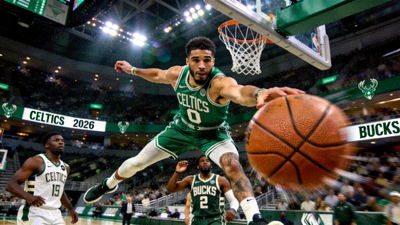 2026NBA凯尔特人对雄鹿塔图姆完成扣篮精彩瞬间