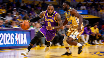 2026NBA赛季湖人队与勇士队关键比赛詹姆斯持球突破